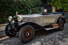 Load image into Gallery viewer, Antique Car